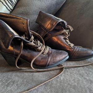N.Y.L.A metallic boots
